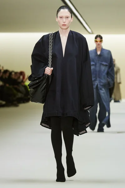 Look 15